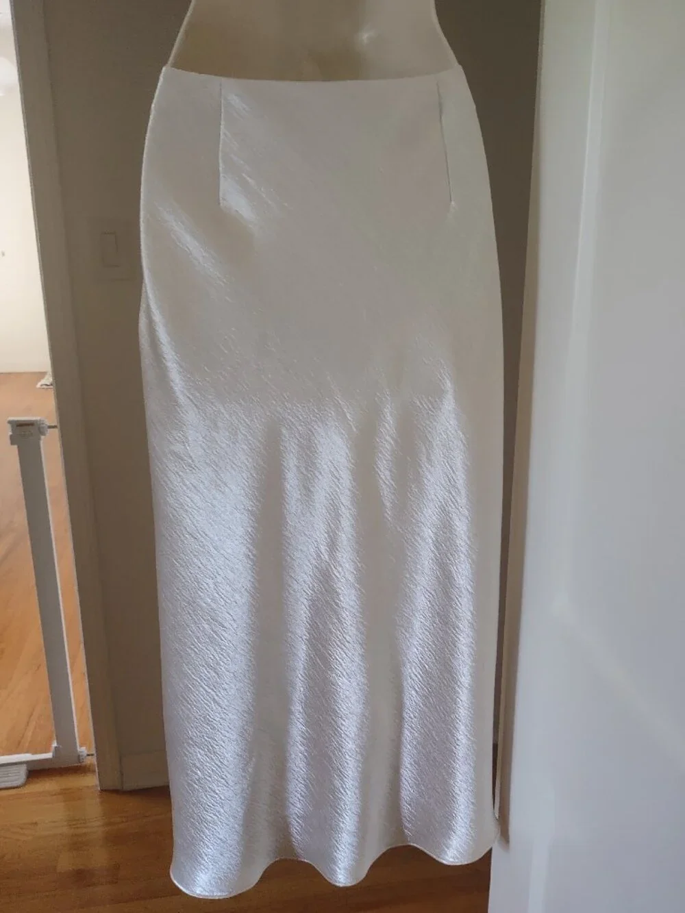 Banana Republic Satin Midi Skirt Beige - Size 8